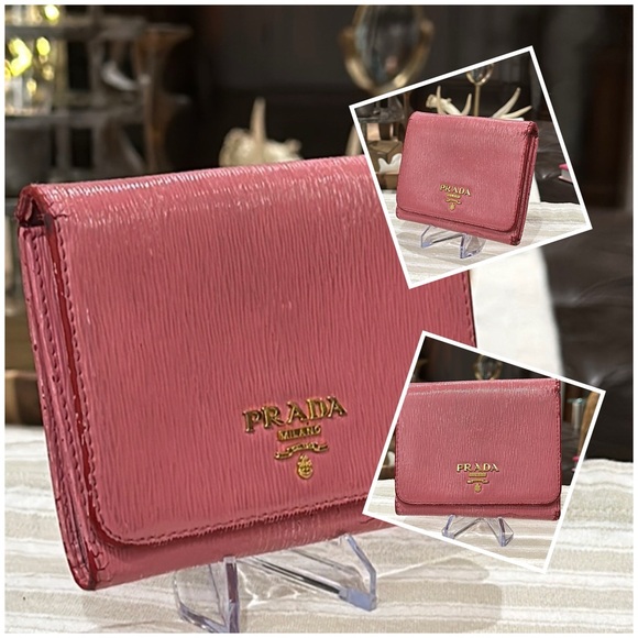 Authentic Prada Vitello Move Bi-Color Tri-Fold Compact Wallet in Petalo & Peonia - Picture 1 of 16